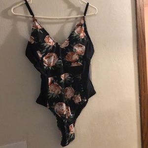 Cupshe one piece bathing suit NWT size M